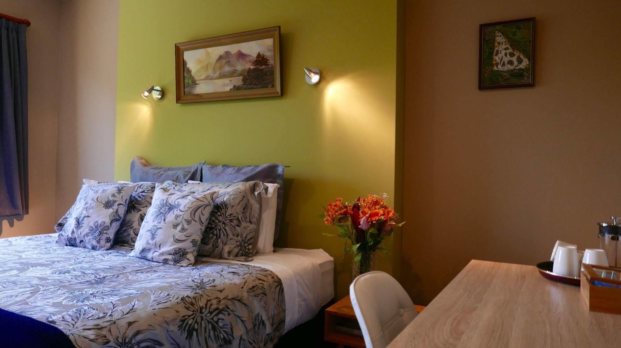 The Shan'S Lodge Queenstown Buitenkant foto